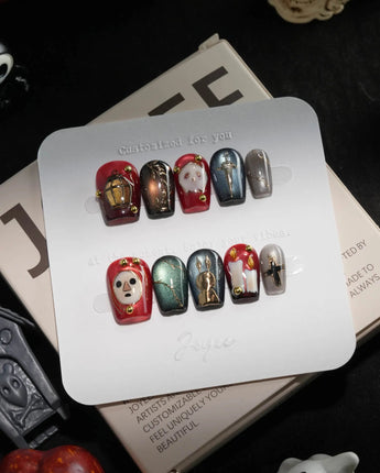 Séance handmade press-on nails in extra short coffin shape by Joyee Nails