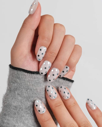 Silver Rain Short Oval press on nails, handmade custom nails by Joyeenails