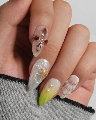 Fossile du Soleil press-on nails by Joyee Nails