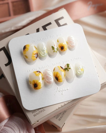 Sunflower — Golden Noise Extra Short Oval press on nails, handmade custom nails by Joyeenails