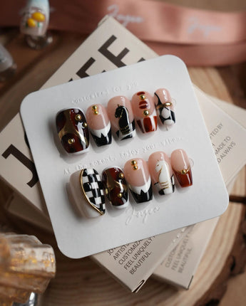 THE GAMBIT nails in short coffin — Caramel Black & White,
