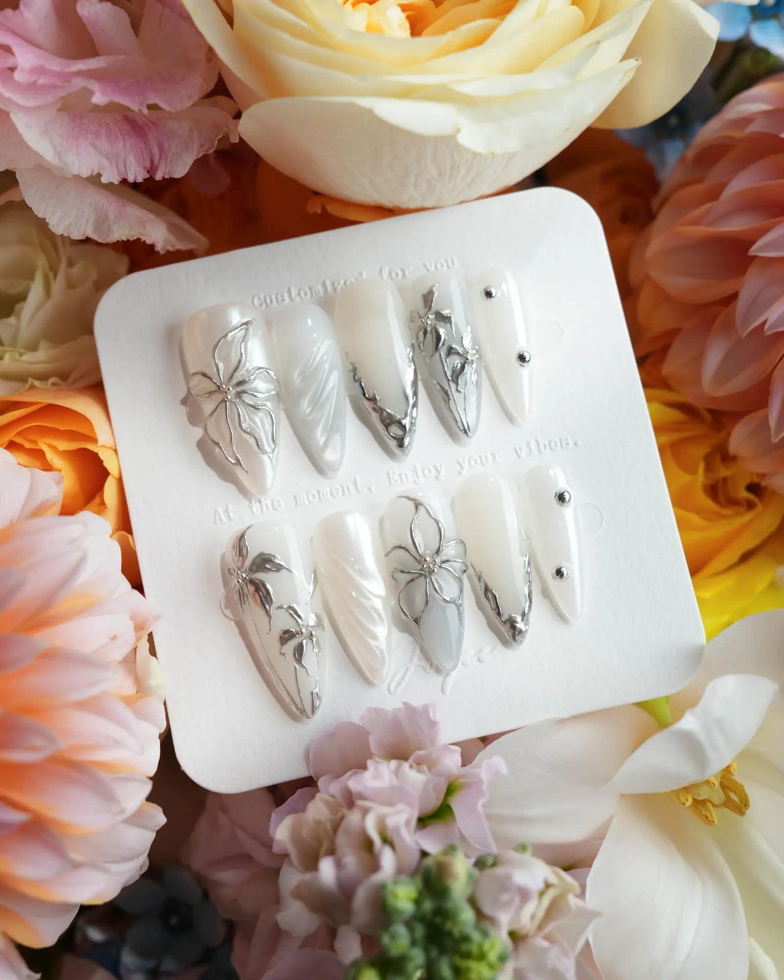 Thorn Apple Cat Eye 3D Press-On Nails | Joyee Nails