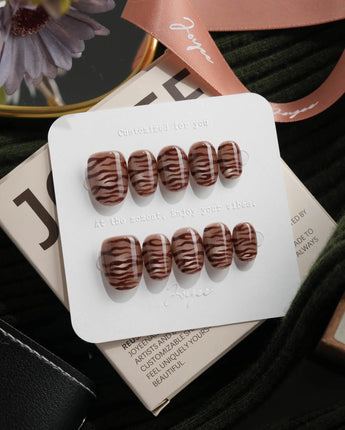 Tiger Eye Extra Short Oval press-on nails