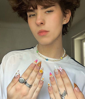Tropical Nails Vibes beach-inspired press-on nail set with bold summer flower art