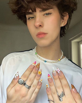 Tropical Nails Vibes beach-inspired press-on nail set with bold summer flower art