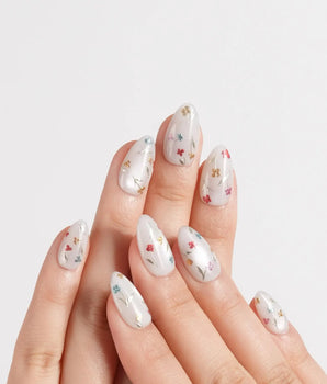 Wildflower nail art close-up showing Fresh Creamy White, Colorful Metallic Dainty Florals & Gold Wire Stems. details